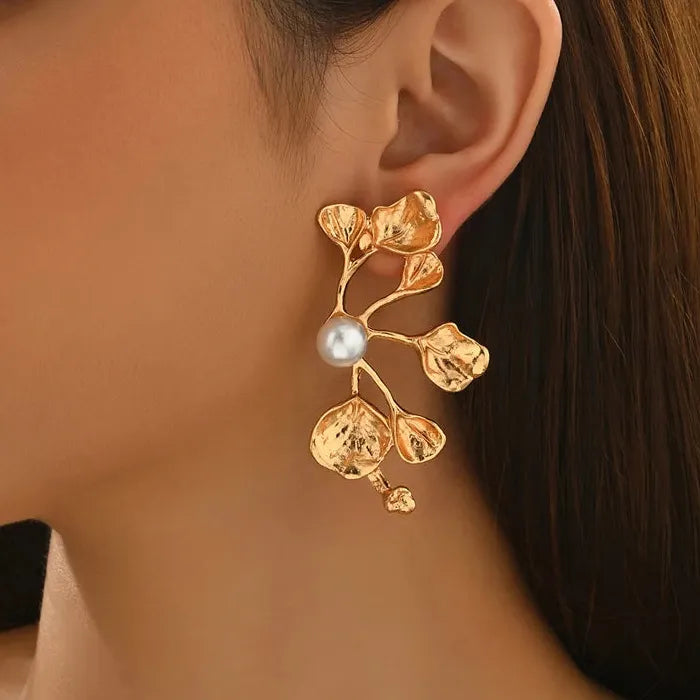 Vintage Pearl Leaf Drop Earrings for Women Zinc Alloy Jewelry Gift 2025