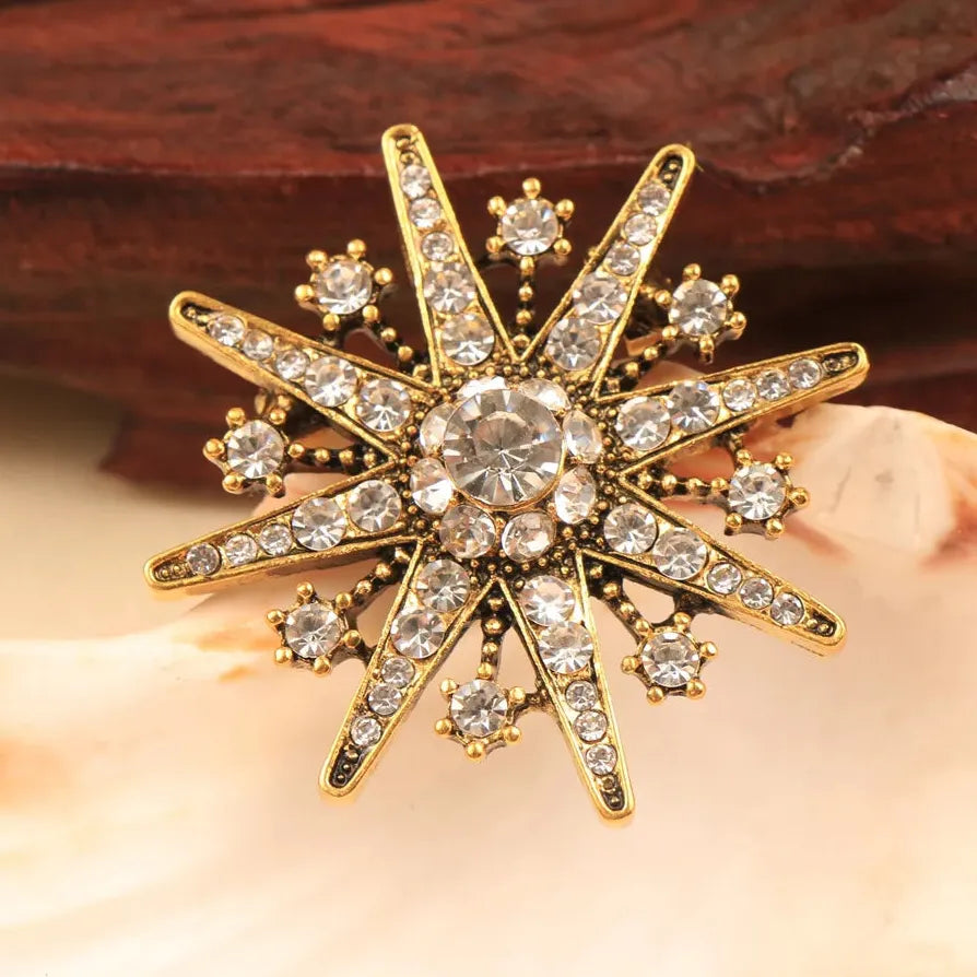 Vintage Snowflake Brooch Elegant Jewelry Gift for Men & Women