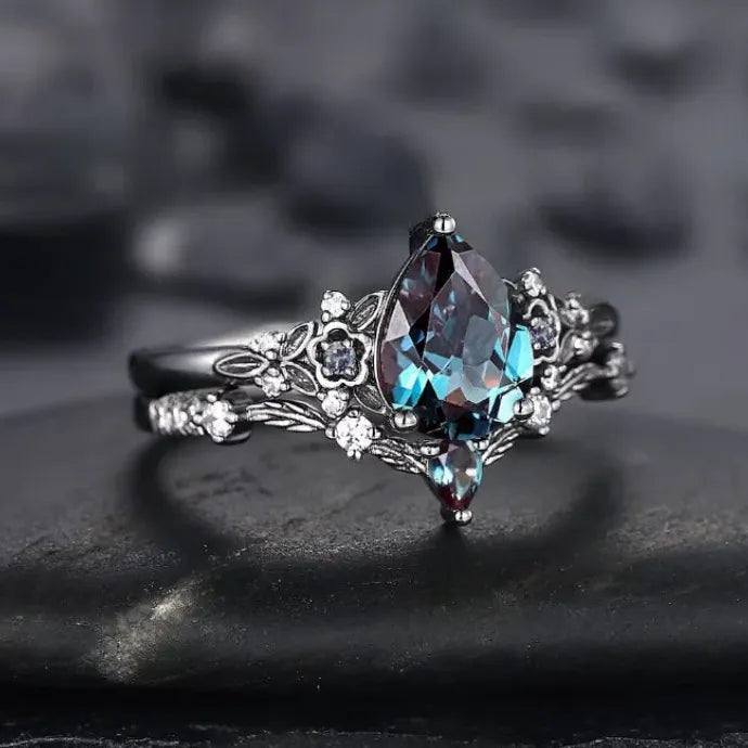 Luxury Gun Black Cubic Zirconia Vine Ring Zinc Alloy Wedding Jewelry for Women