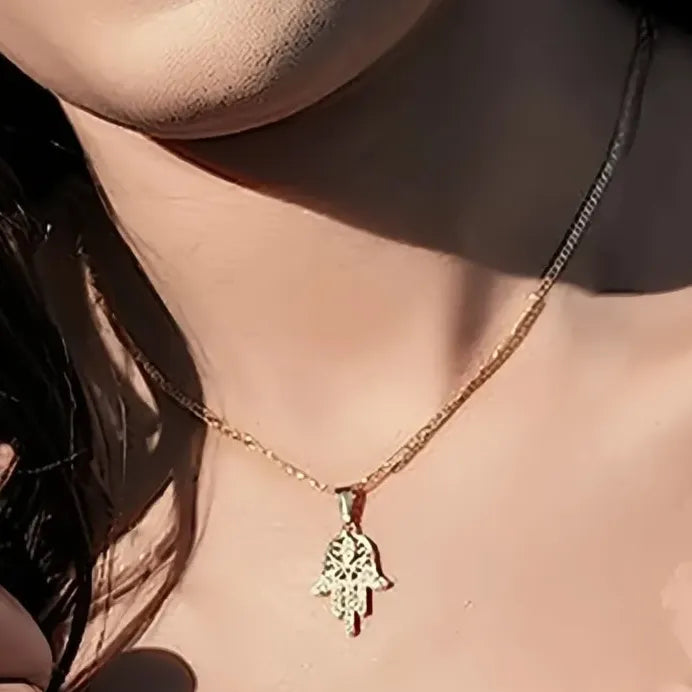 Geometric Hollow Pendant Necklace for Women Party & Everyday Fashion Jewelry