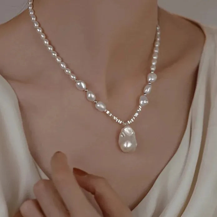 Luxury Baroque Pearl Necklace with French Retro Water Drop Pendant Zinc Alloy