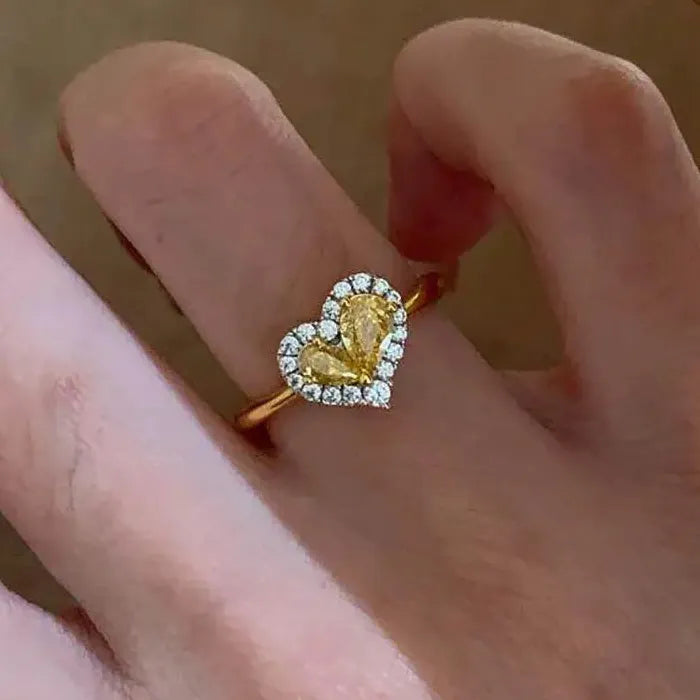 Heart-Shaped Zircon Copper Ring for Women Girls Fashion Yellow Crystal Gift Jewelry