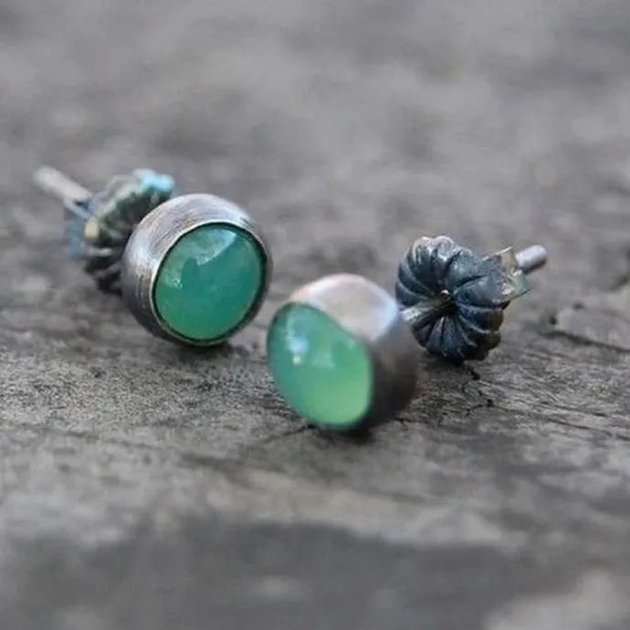 Vintage Green Synthetic Gemstone Stud Earrings for Women Minimalist Jewelry Zinc Alloy