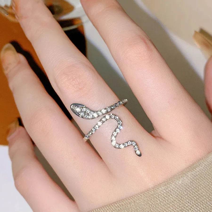 Vintage Irregular Hollow Adjustable Cocktail Ring for Women Fashion Jewelry