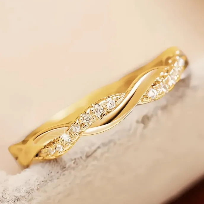 Fancy Women’s Twist Band Finger Ring with Sparkling Cubic Zirconia Wedding Engagement Jewelry