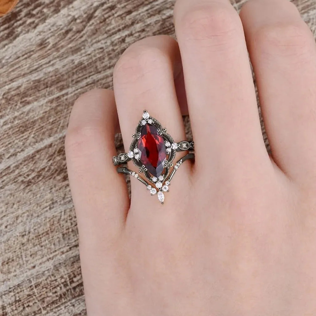 2Pcs Luxury Retro Gun Plated Black Inlay Micro Red Zircon Couple Rings Zinc Alloy
