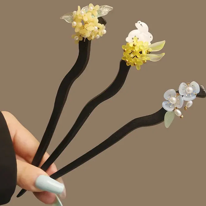 Elegant Wooden Hair Sticks for Women Chinese Style Floral Tassel Vintage Fork