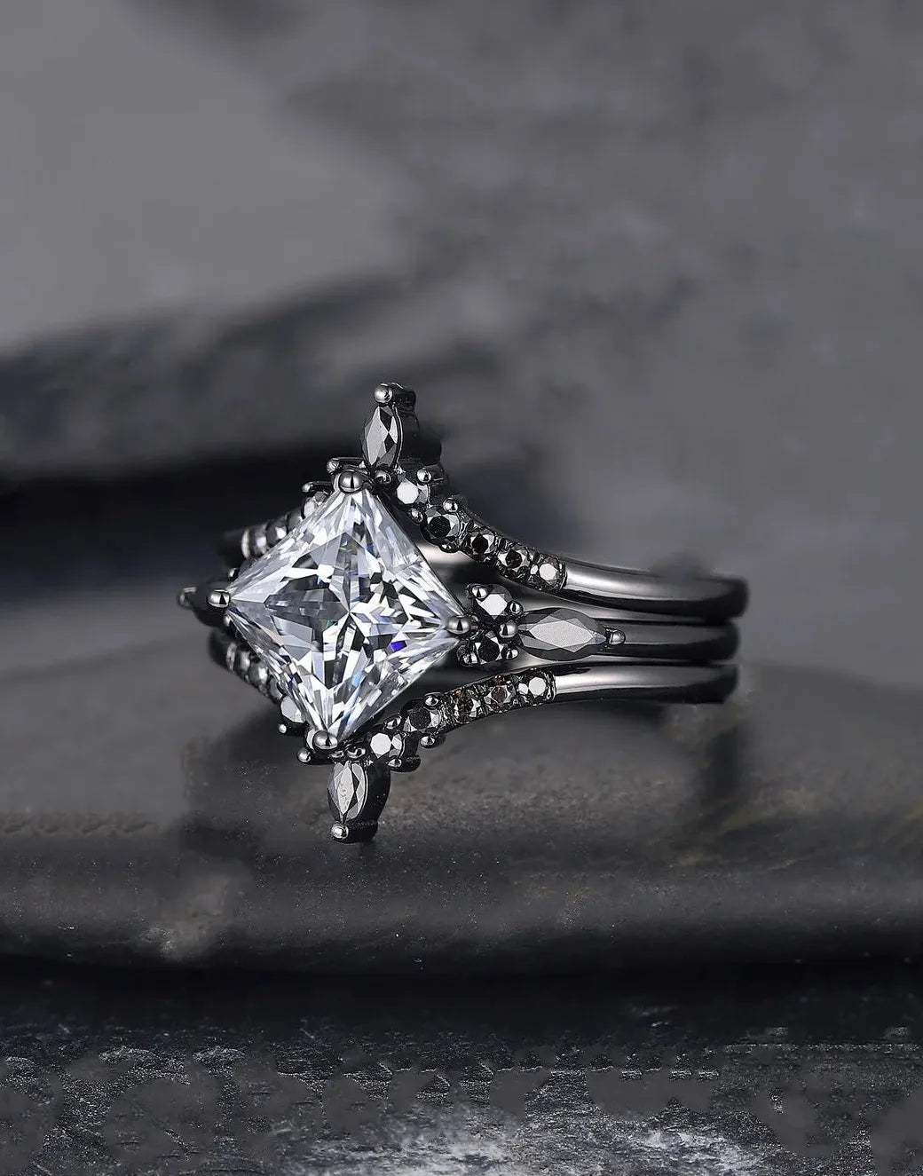 Luxury Retro Gun Plated Black Zinc Alloy Ring Micro Black Zircon Couple Set