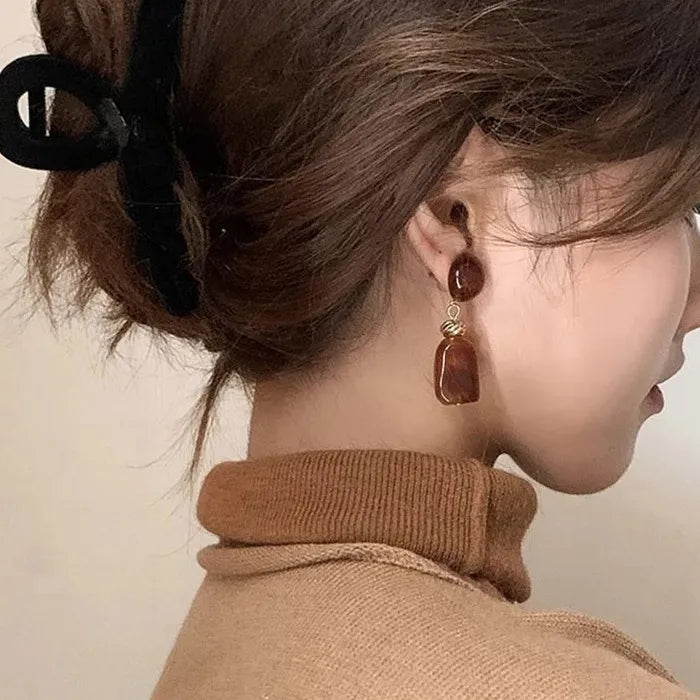 Retro Maillard Resin Amber Drop Earrings for Women Elegant Gifts 2026