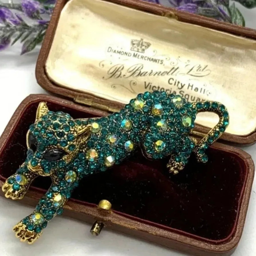 Luxury Leopard Brooch Pins for Women Classic Elegant Fashion Accessories