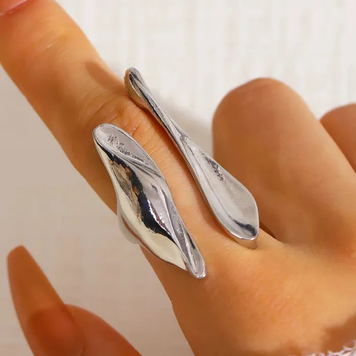 Pearl Geometric Layered Trumpet Flower Rings Set for Women Fashion Jewelry
