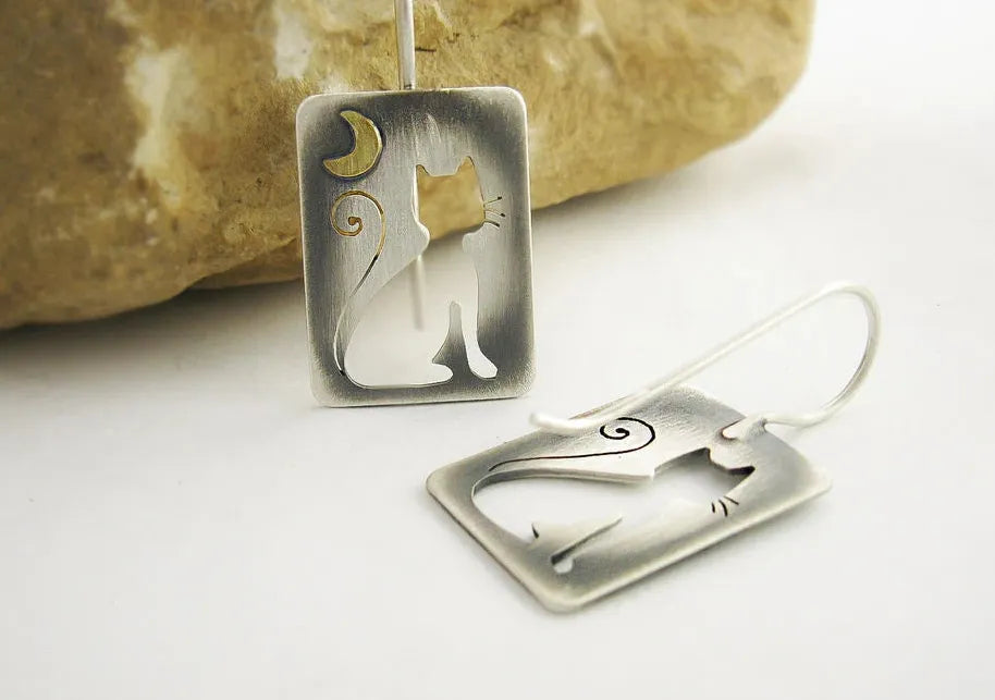 Cute Cat Metal Drop Earrings for Women Playful Pet Jewelry Holiday Gift