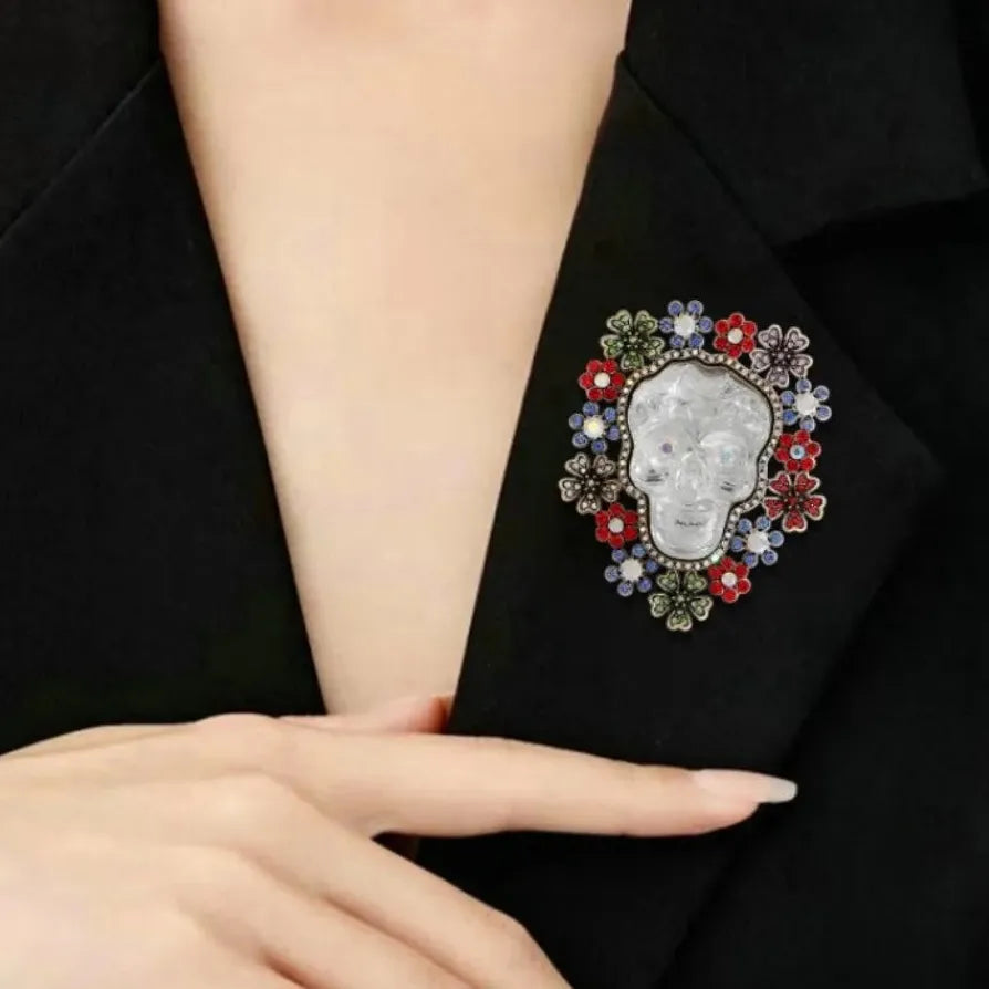 Luxury Halloween Crystal Skull Brooch Pin Jewelry for Women and Men