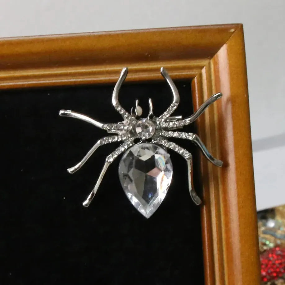 Luxury Elegant Spider Brooch for Women and Men Gift Accessory
