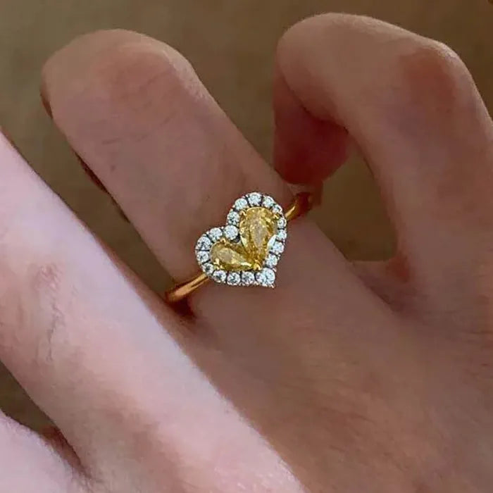 Heart-Shaped Zircon Copper Ring for Women Girls Fashion Yellow Crystal Gift Jewelry