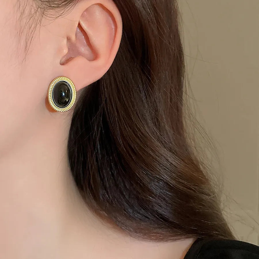 2024 Retro Gold Metal Black Round Stud Earrings Elegant Party Jewelry