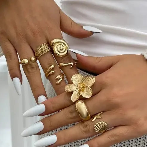 30Pcs Adjustable Vintage Gold Zircon Heart Butterfly Rings Set for Women