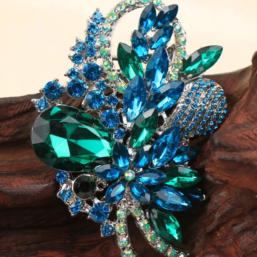 Luxury Openwork Floral Brooch Classic Gift for Men & Women