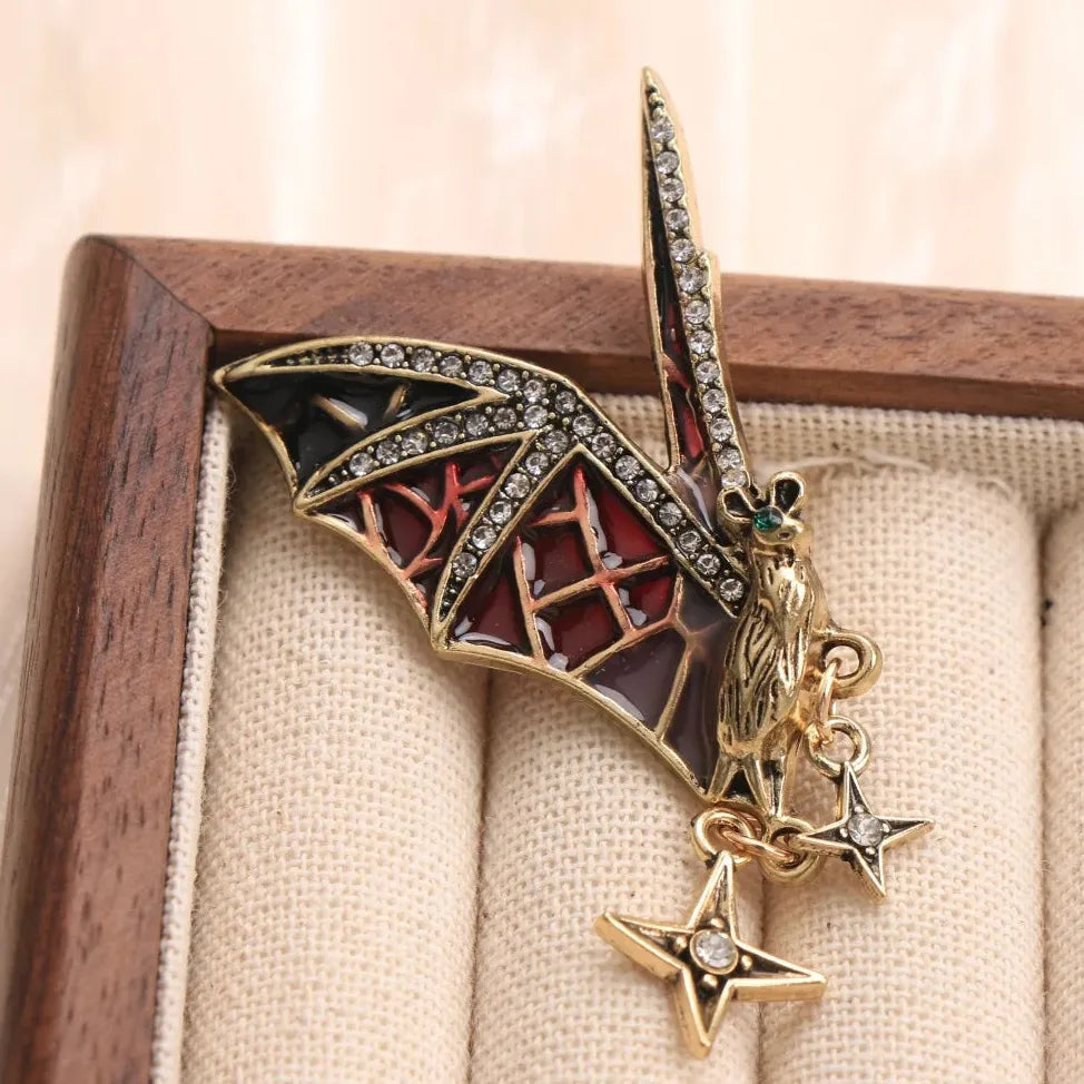 Classic Bat-Shaped Enamel Brooch Elegant Gift for Men & Women