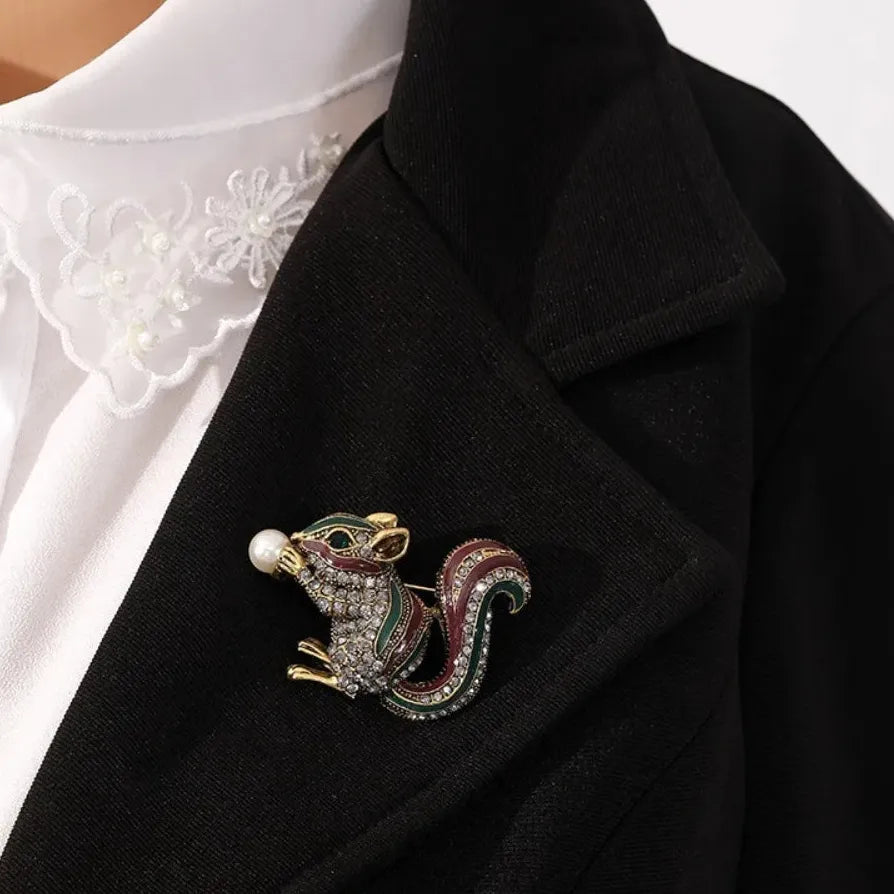 Classic Squirrel Brooch Pin Wedding Gift Jewelry for Men and Women