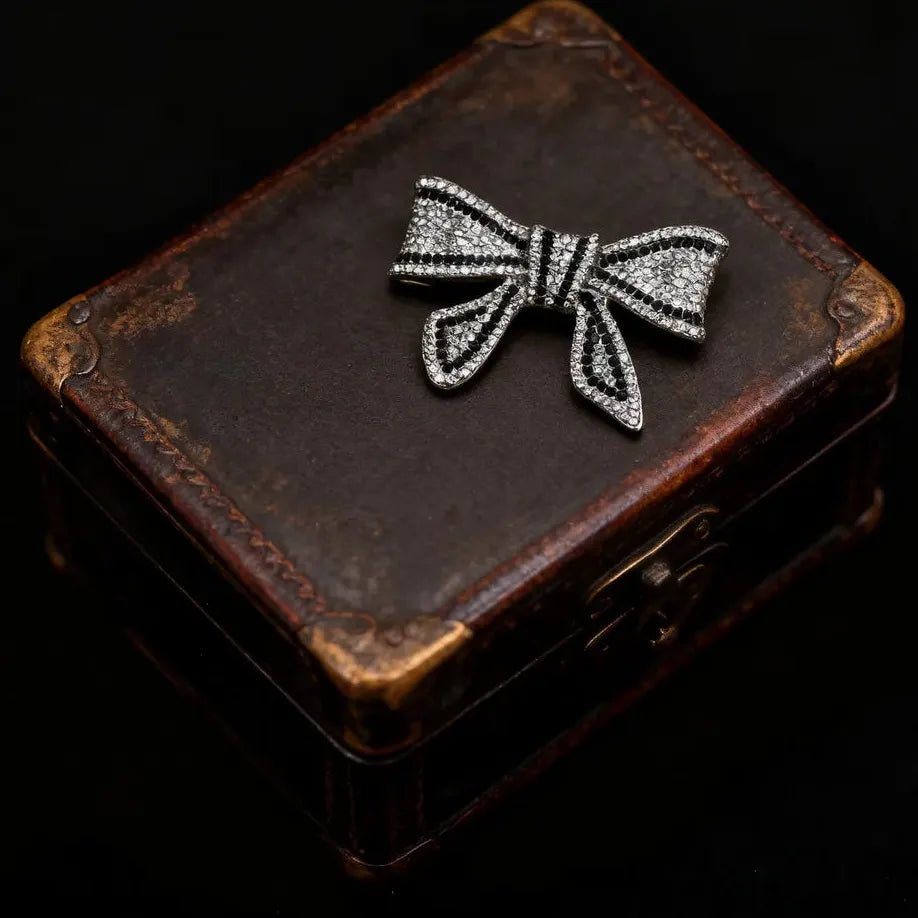 Luxury Bow Brooch Pin for Men and Women Elegant Gift Accessory