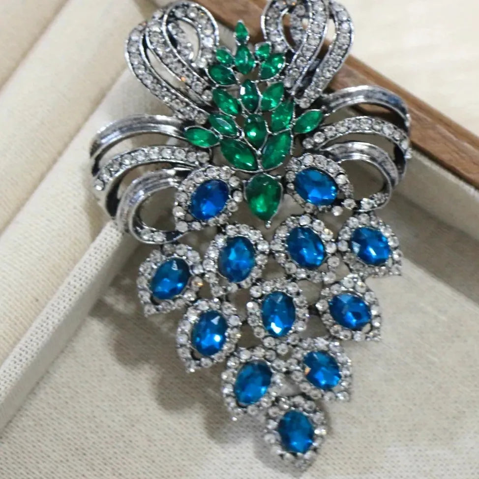 Luxury Grape Fruit Brooch Pin for Men and Women Classic Style