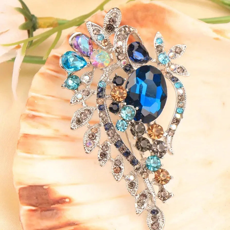 Luxury Openwork Floral Brooch Classic Gift for Men and Women