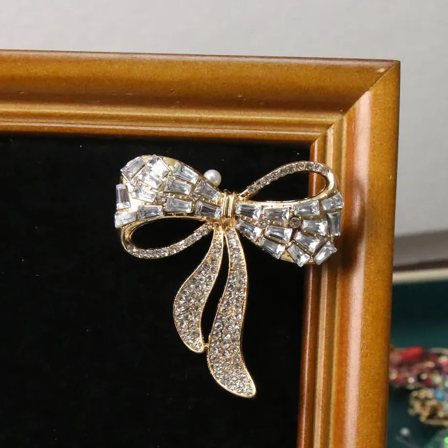Vintage Gold Openwork Bow Brooch Elegant Jewelry Gift for Men Women