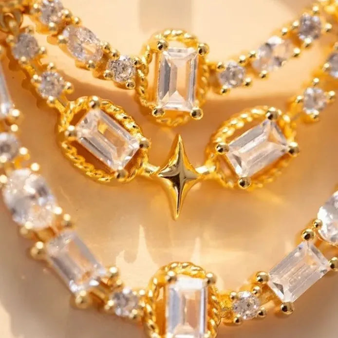 Vintage Luxury Rhinestone Openwork Brooch for Women Coats Elegant Style