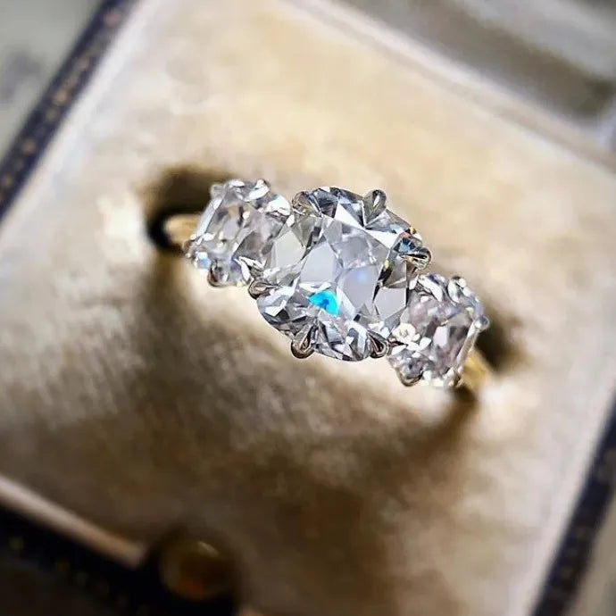 Women’s Fashion Cubic Zirconia Wedding Band Ring Zinc Alloy Engagement Jewelry