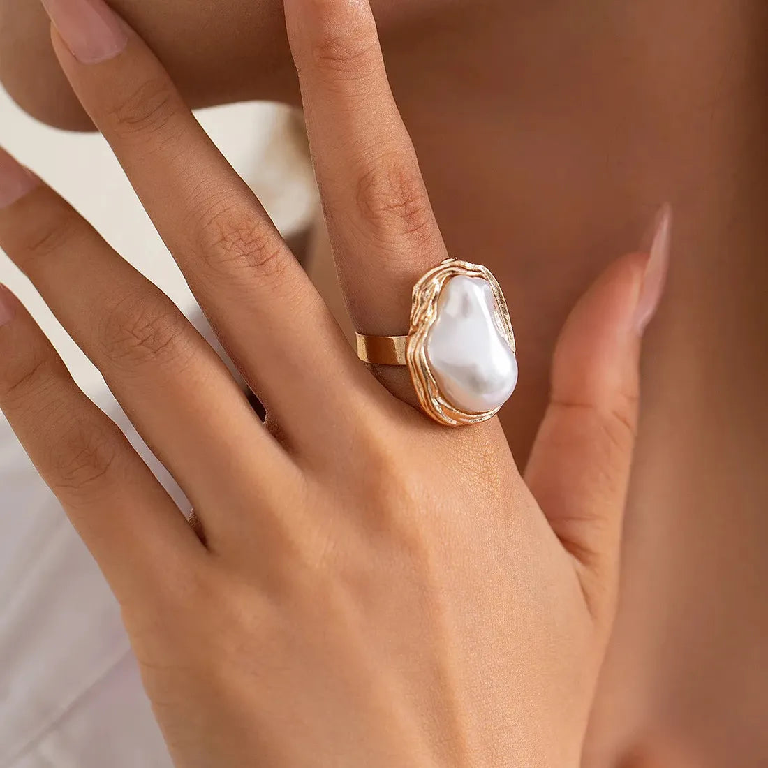 Gold Flower Pearl Crystal Open Ring for Women Elegant Jewelry Gift