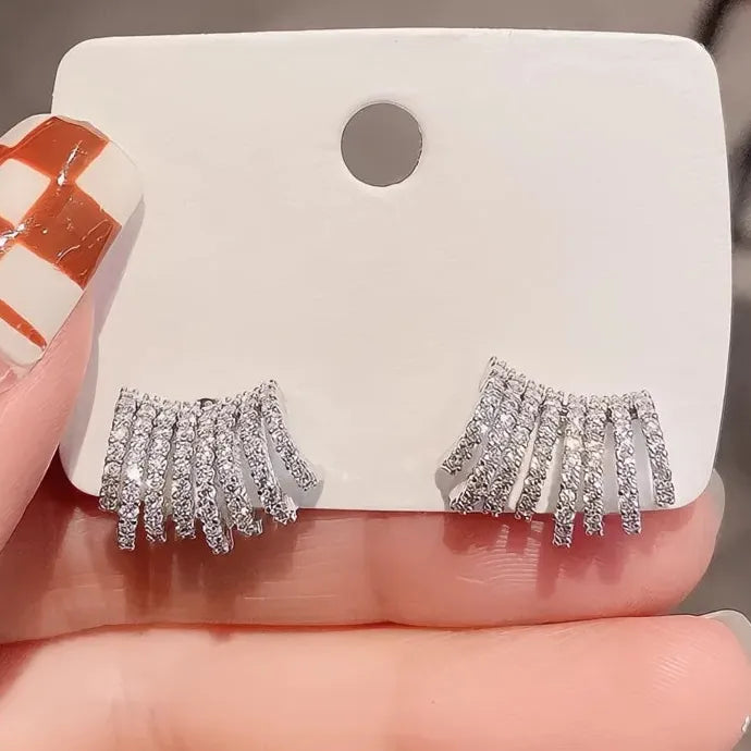 Silver Claw Shaped Cubic Zirconia Stud Earrings for Women Copper Alloy