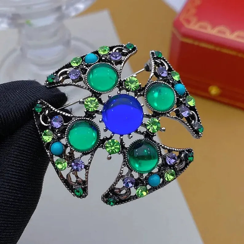 Vintage Ladies Rhinestone Brooch Retro Party Pin Elegant Accessory