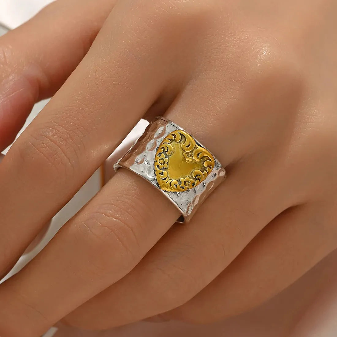 Vintage Irregular Wide Face Zinc Alloy Ring Multi-Color Heart Painting Men’s Jewelry