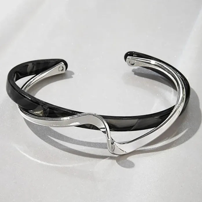 Geometric C-Shaped Copper Alloy Bangle Women’s White Shell Bracelet Gift