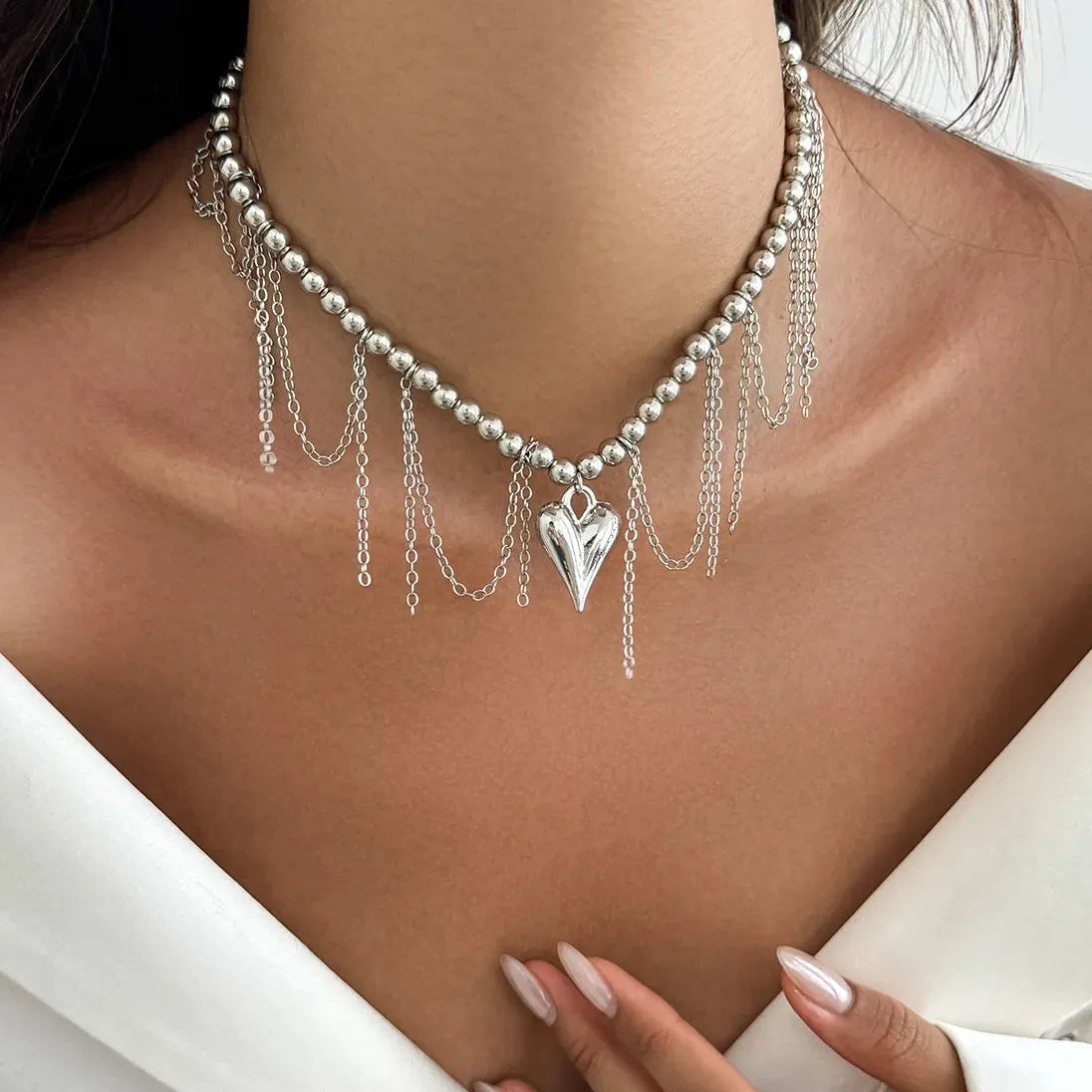18k Gold Plated Copper Alloy Heart Pendant Choker Necklace for Women Stylish