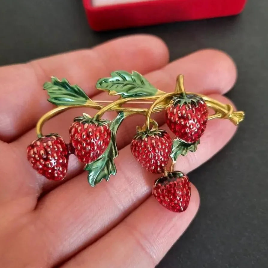Luxury Strawberry Classic Brooch Gift for Men & Women Elegant Style
