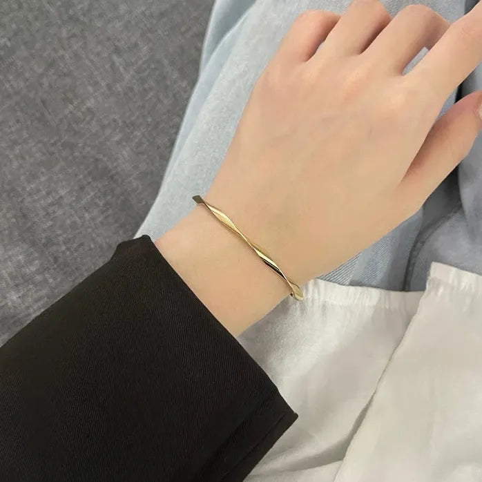 Golden Minimalist Twisted Cuff Bracelet for Women 2023 Gift Jewelry
