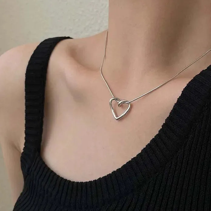 Simple Hollow Love Heart Pendant Necklace Geometric Chain for Women Jewelry