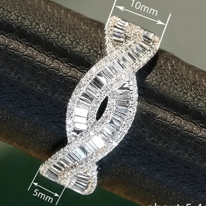Twisty Women’s Geometric Cubic Zirconia Cocktail Ring for Wedding Party