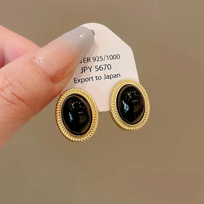 2024 Retro Gold Metal Black Round Stud Earrings Elegant Party Jewelry