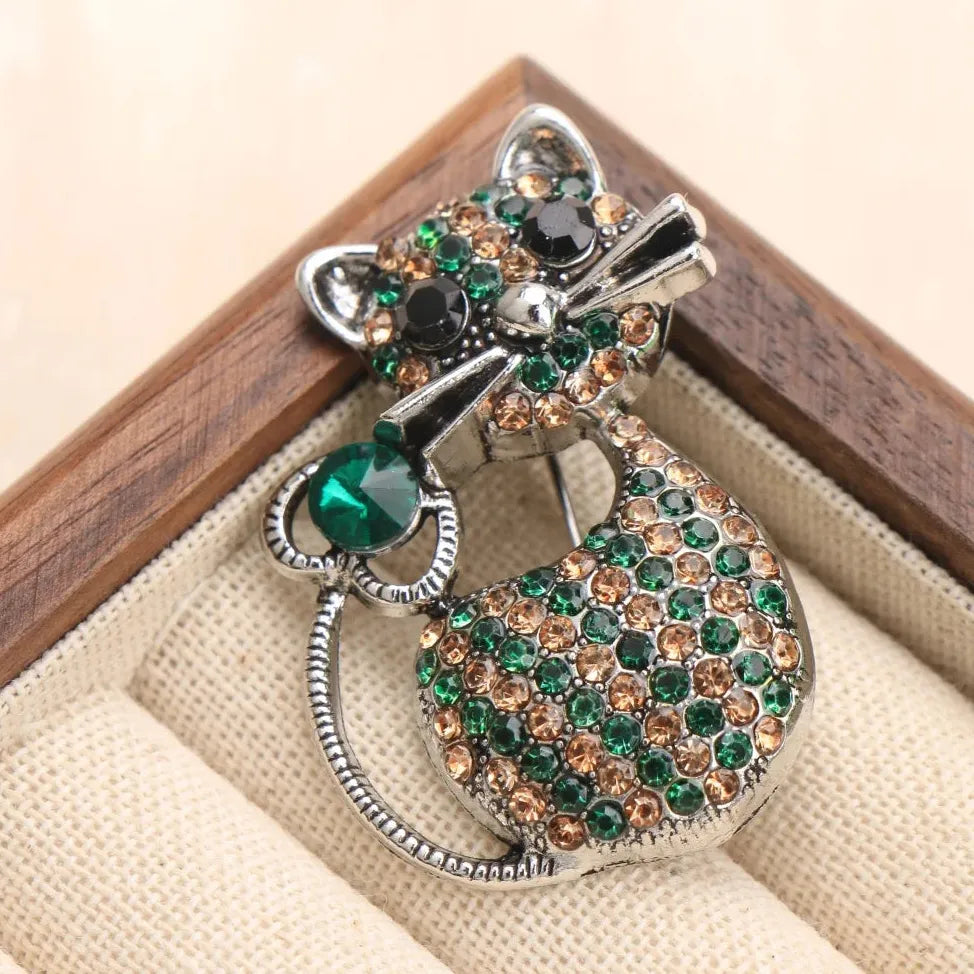 Classic Cat Brooch for Men & Women Wedding Gift Elegant Accessory