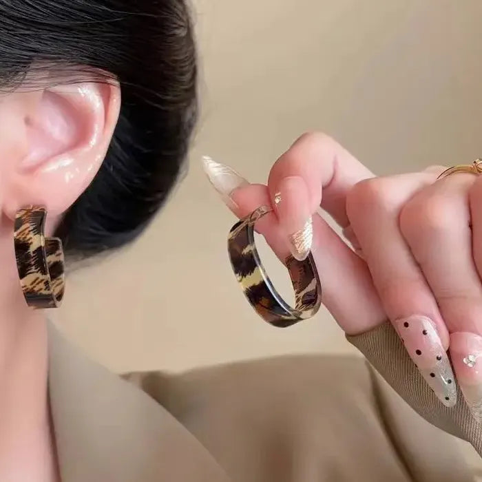 Acrylic Leopard Print Stud Earrings Women’s Retro Elegant Fashion Ring