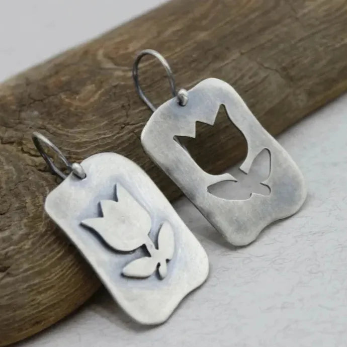 Vintage Geometric Tulip Flower Carved Zinc Alloy Earrings for Women