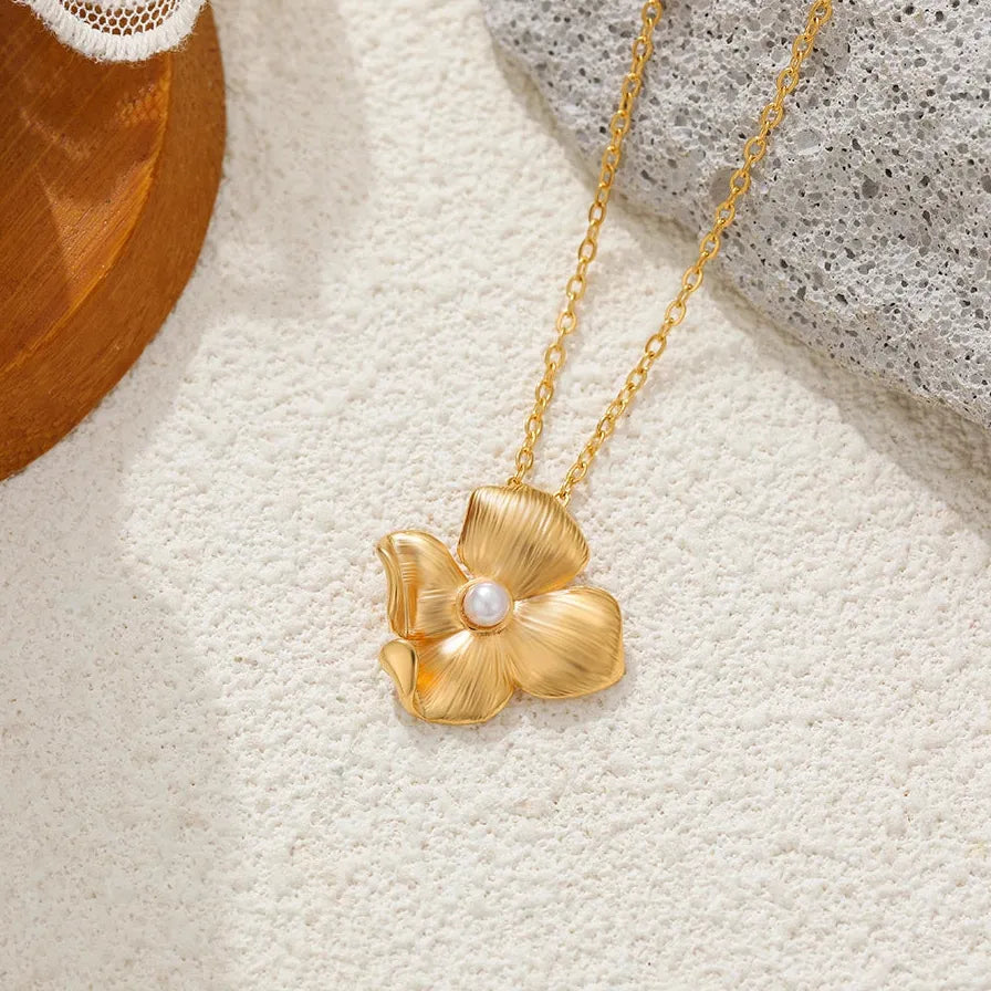 Delicate Twist Petal Pearl Necklace Gold Plated Textured Flower Jewelry Women