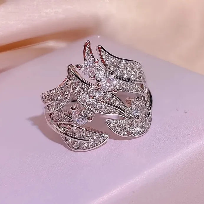Luxury Leaf Design Full Paved Bling CZ Stone Bridal Wedding Ring 2022