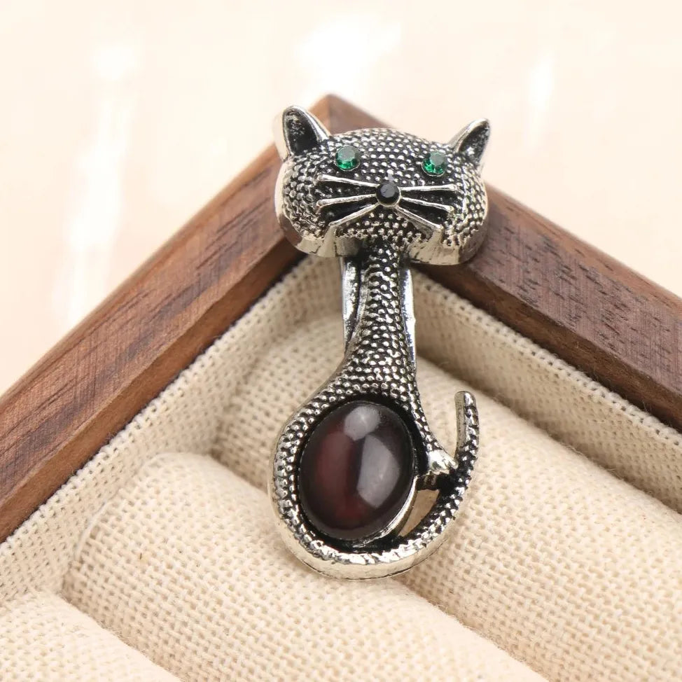 Classic Cat Brooch for Men & Women Wedding Gift Elegant Accessory