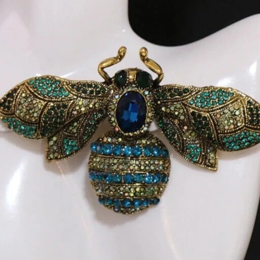 Luxury Bee Brooch Pin for Men and Women Elegant Jewelry Gift Accessory