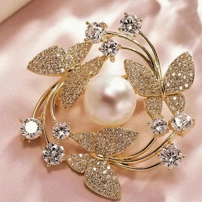 Butterfly Wreath Brooch Korean Fashion Cute Anime Pin Jewelry for Women