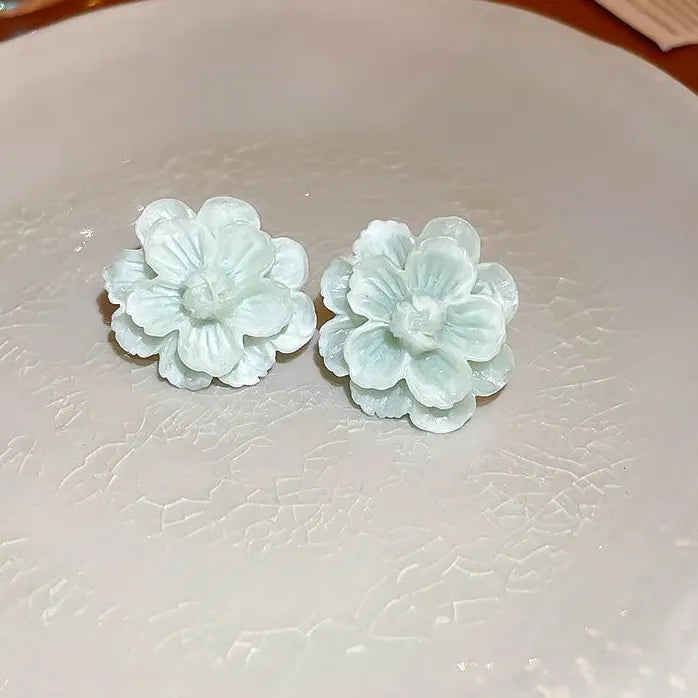 White Flower Acrylic Stud Earrings for Women Japanese Floral Jewelry 2023